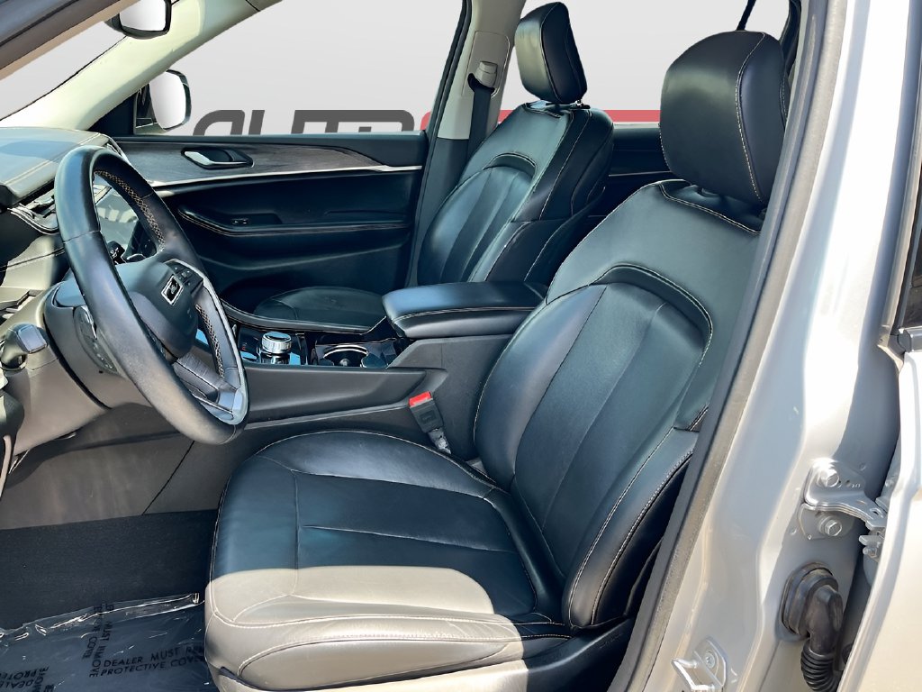 2021 Jeep Grand Cherokee photo 22 of 35
