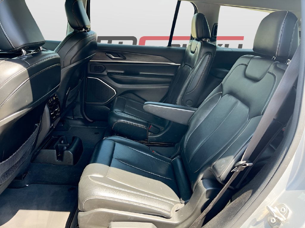 2021 Jeep Grand Cherokee photo 26 of 35