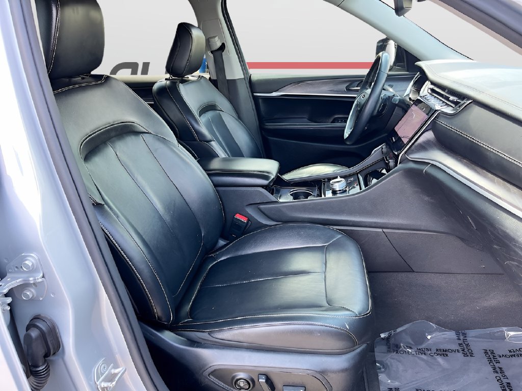 2021 Jeep Grand Cherokee photo 31 of 35