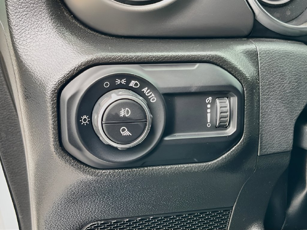 2023 Jeep Gladiator photo 10 of 31