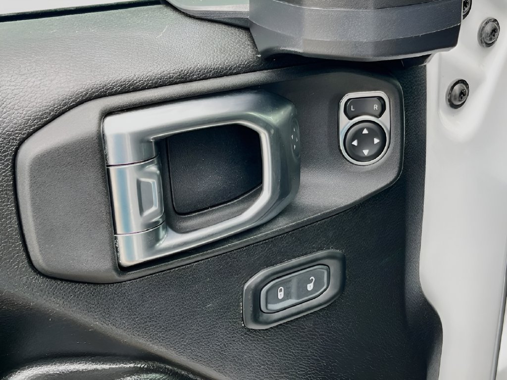 2023 Jeep Gladiator photo 17 of 31