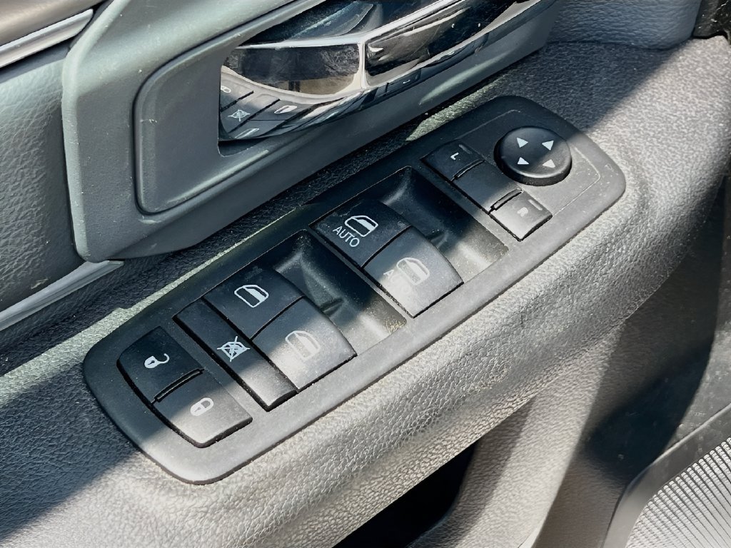 2021 Ram 1500 photo 17 of 30