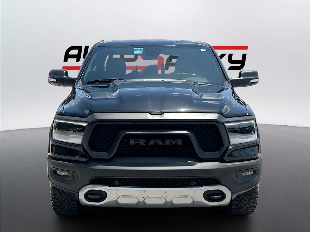 2019 Ram 1500 photo 2 of 32