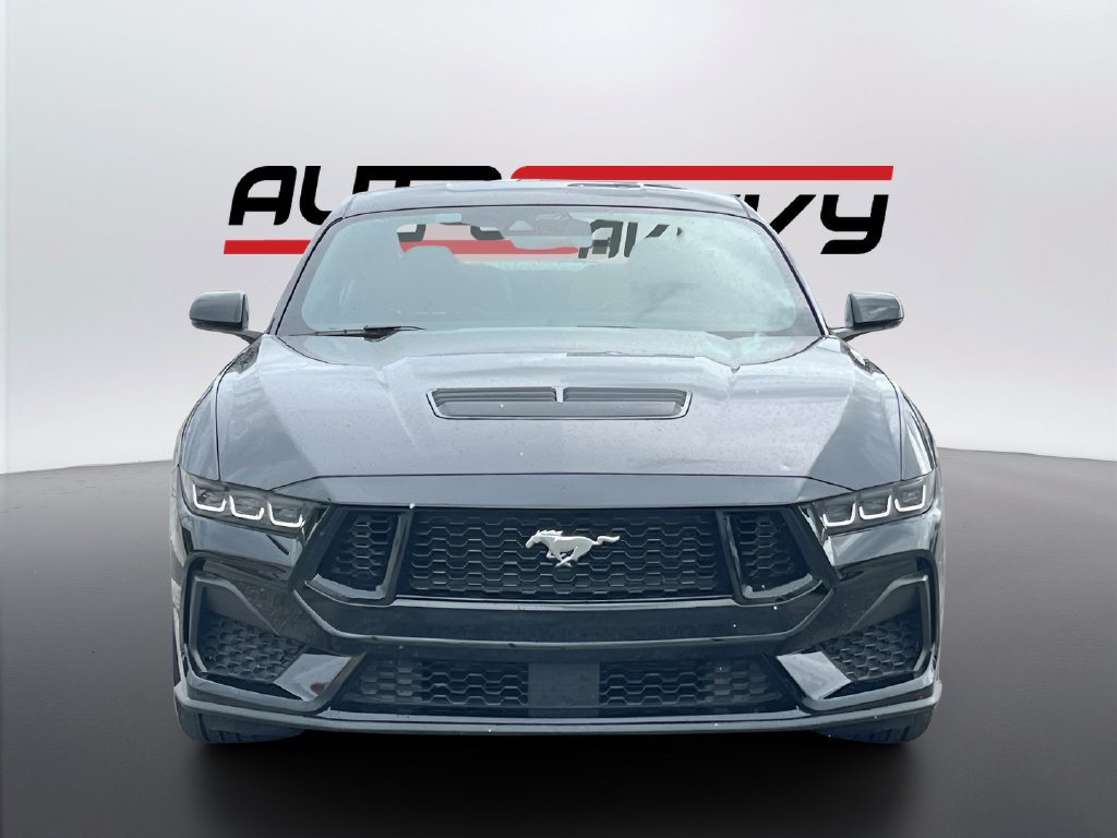 2024 Ford Mustang photo 2 of 31