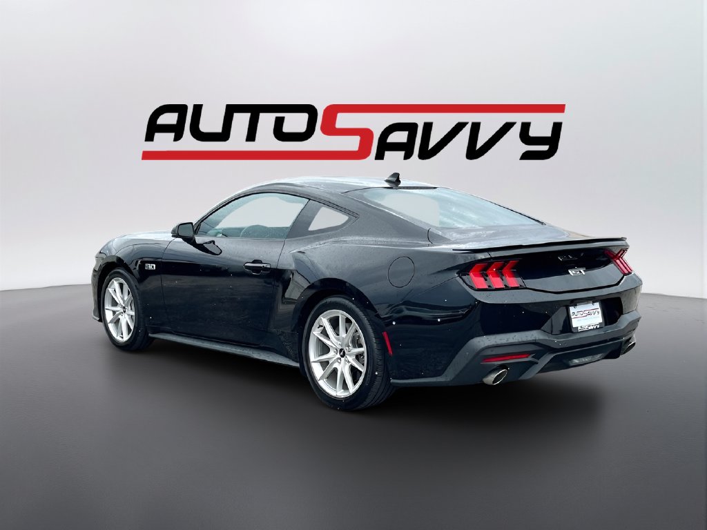 2024 Ford Mustang photo 5 of 31