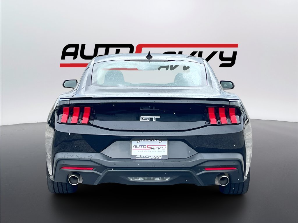 2024 Ford Mustang photo 6 of 31