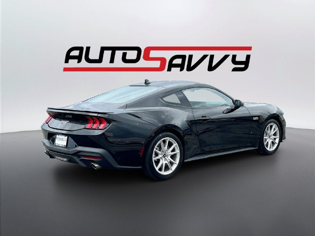 2024 Ford Mustang photo 7 of 31