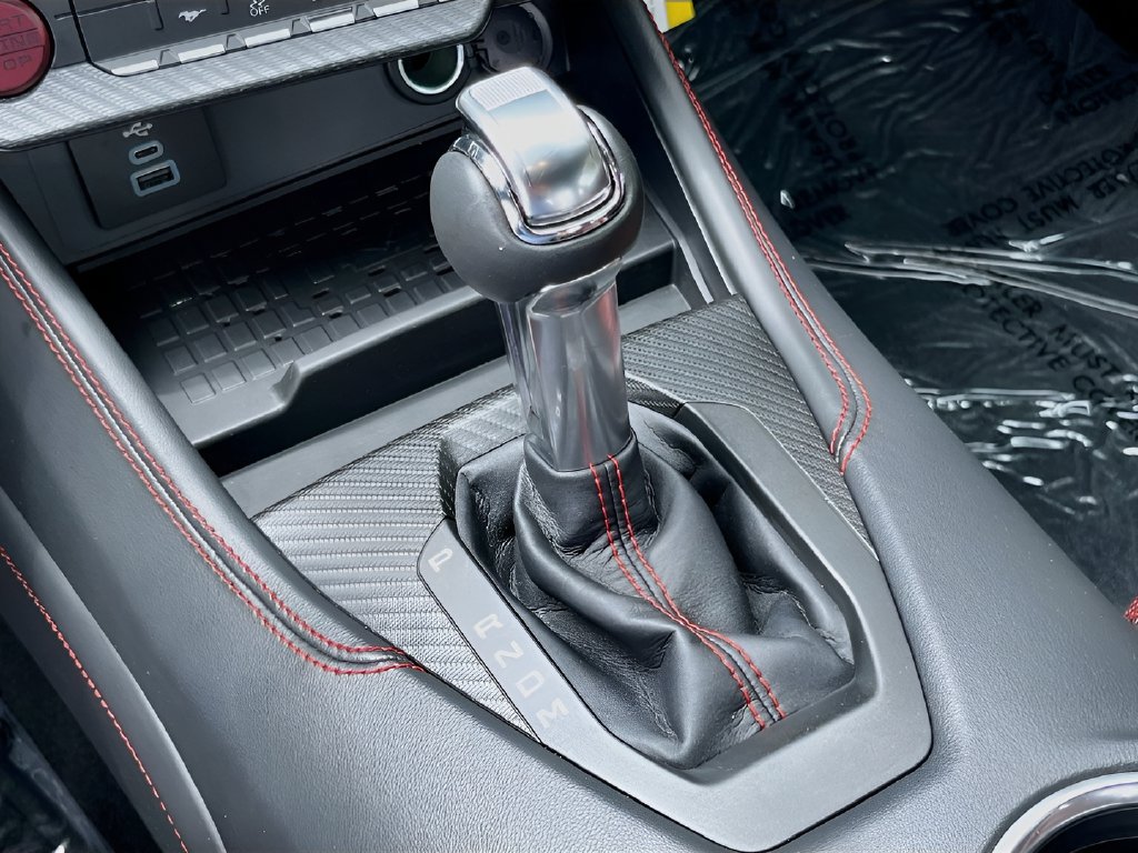 2024 Ford Mustang photo 17 of 31