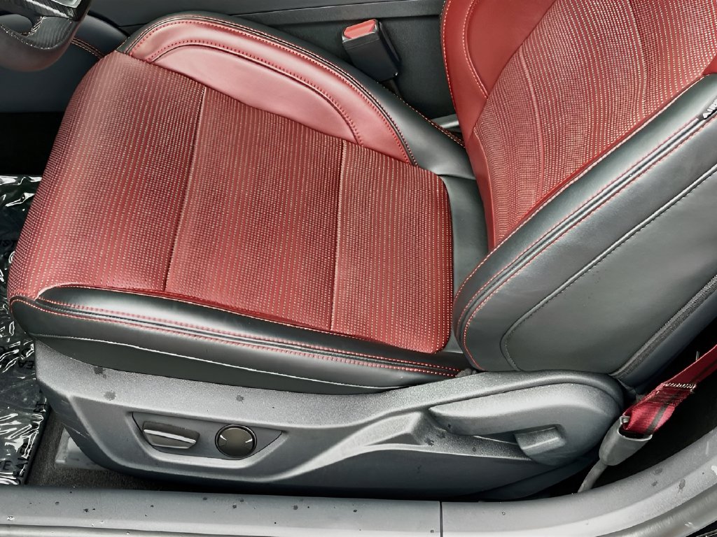 2024 Ford Mustang photo 19 of 31