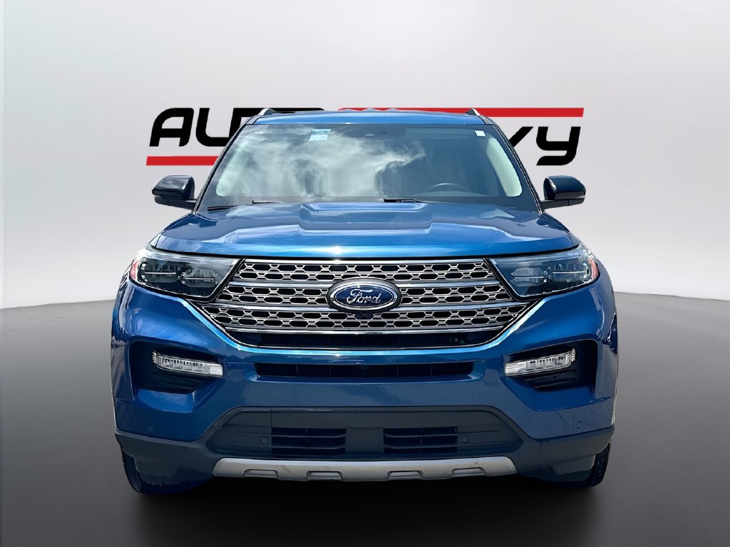 2023 Ford Explorer photo 2 of 34