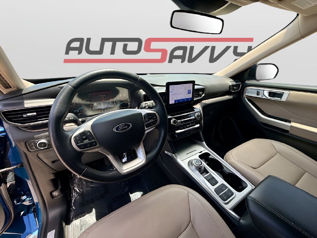 2023 Ford Explorer photo 9 of 34