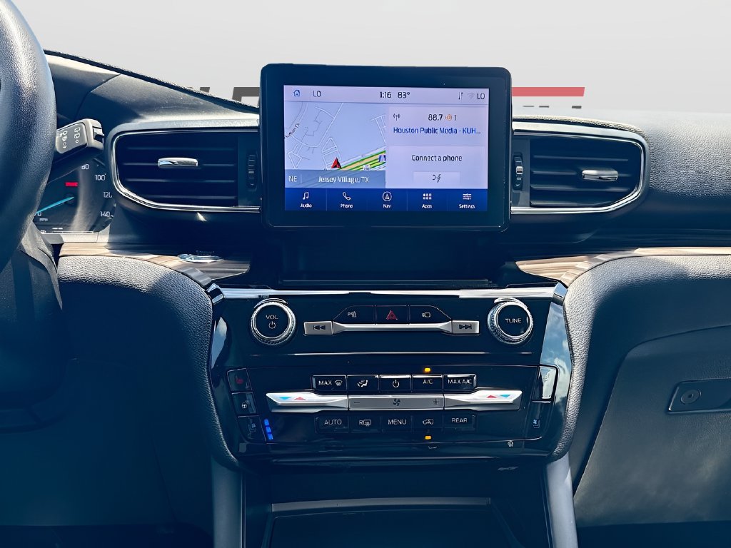 2023 Ford Explorer photo 16 of 34