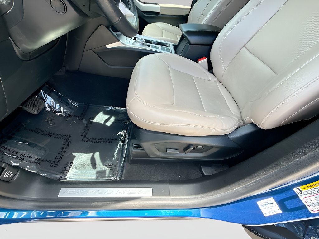 2023 Ford Explorer photo 20 of 34