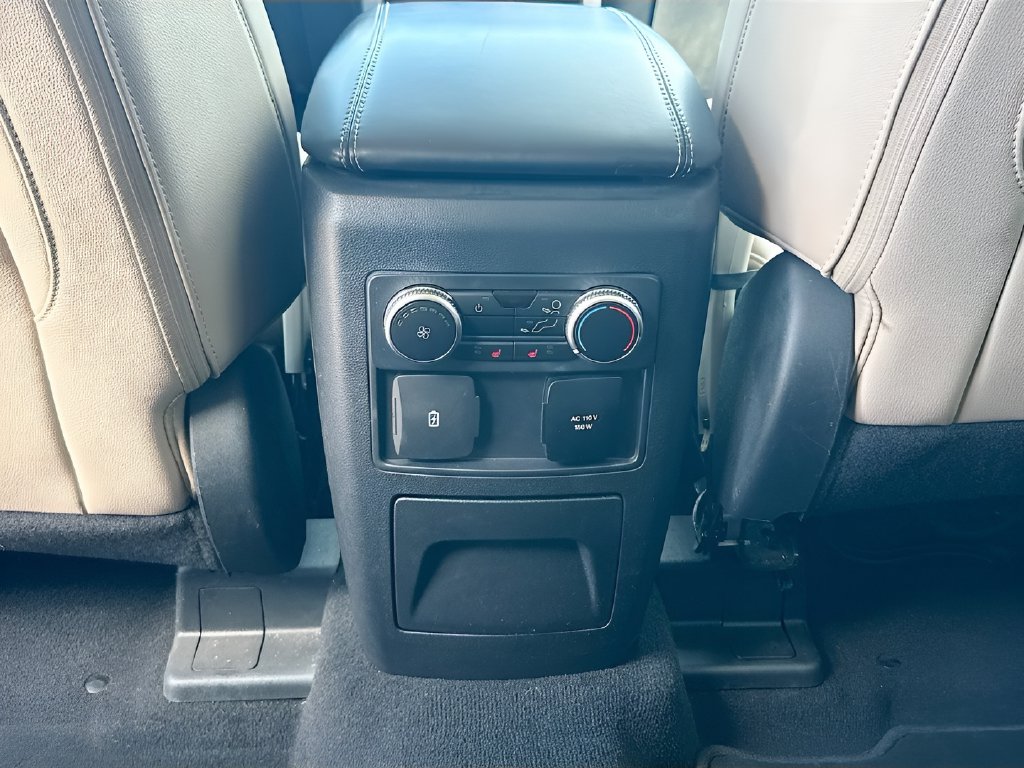 2023 Ford Explorer photo 26 of 34