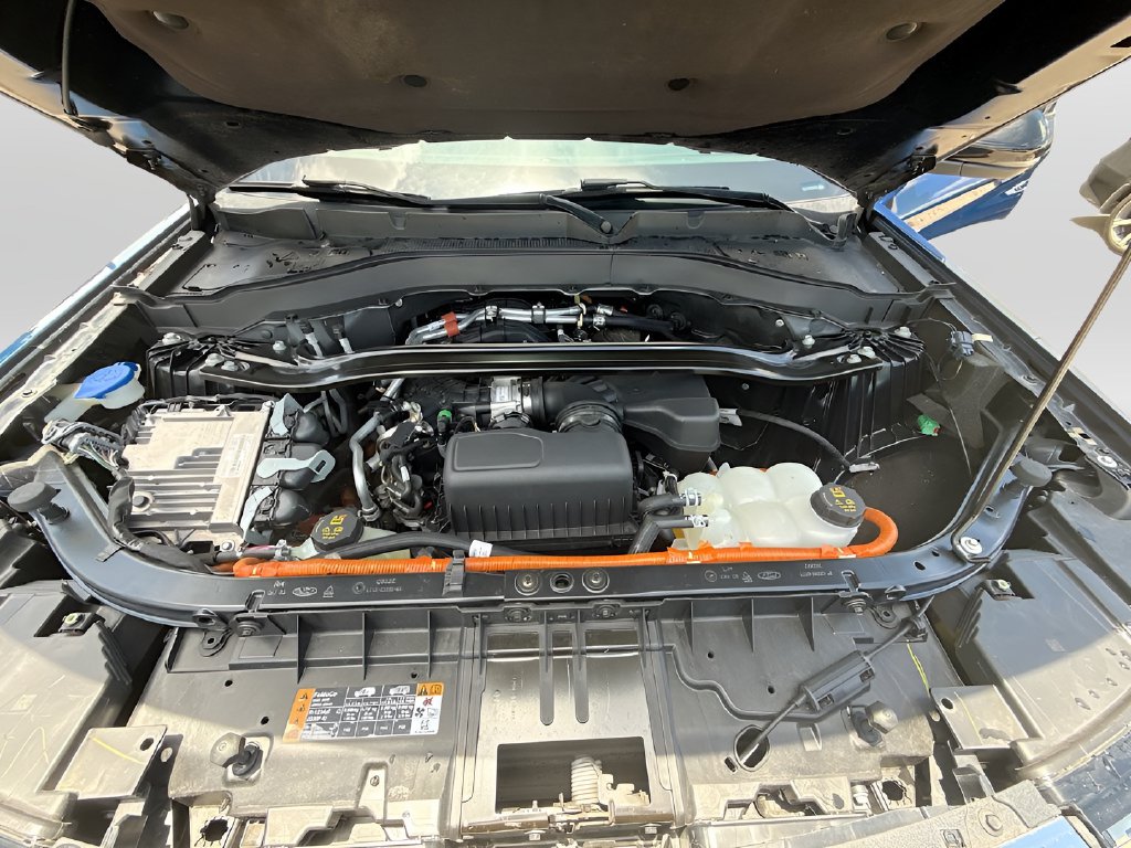 2023 Ford Explorer photo 32 of 34