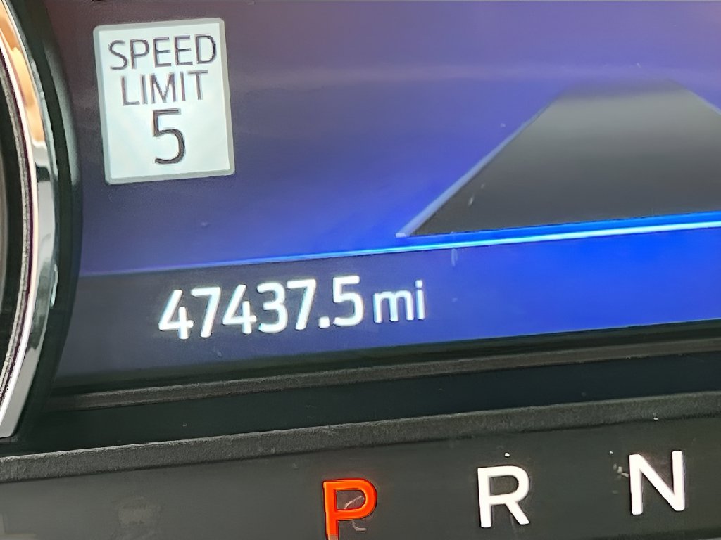 2022 Ford Explorer photo 12 of 37
