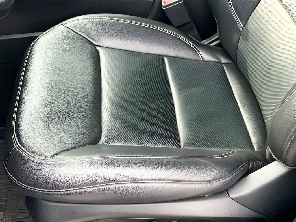 2022 Ford Explorer photo 20 of 37
