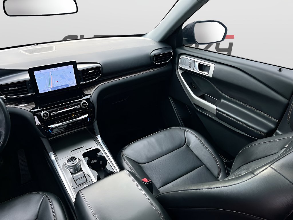 2022 Ford Explorer photo 25 of 37