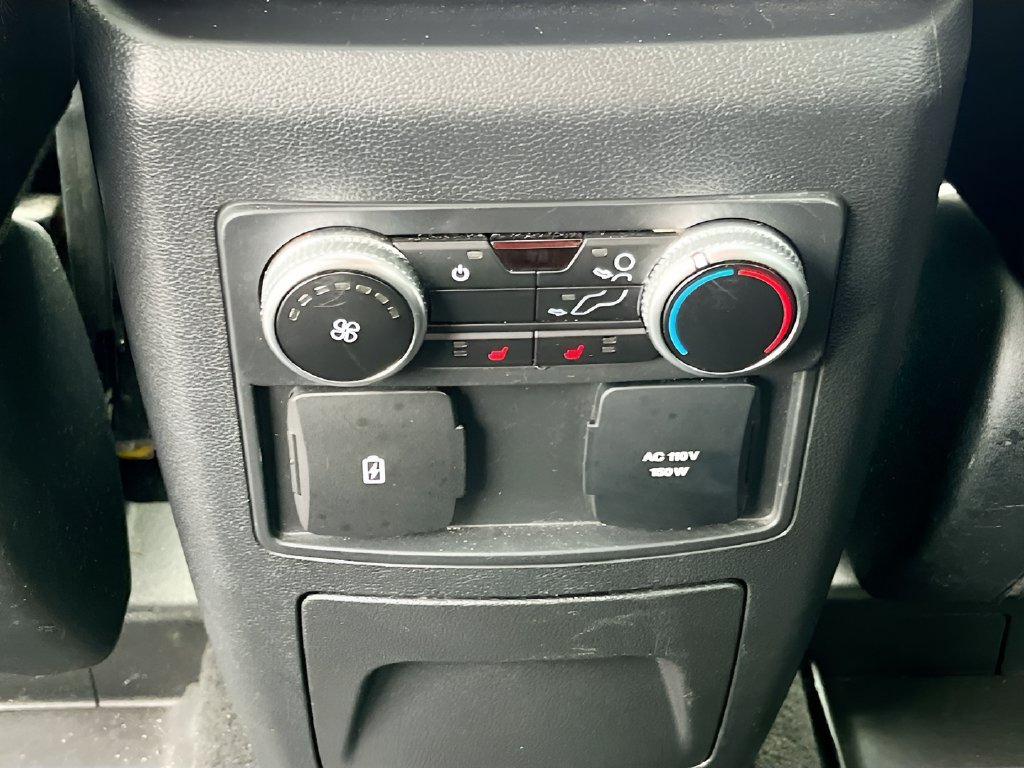 2022 Ford Explorer photo 28 of 37