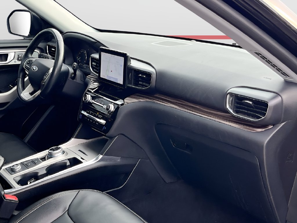 2022 Ford Explorer photo 33 of 37
