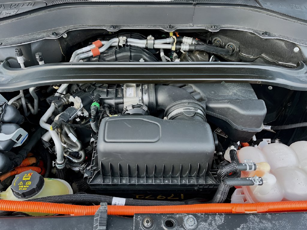 2022 Ford Explorer photo 34 of 37