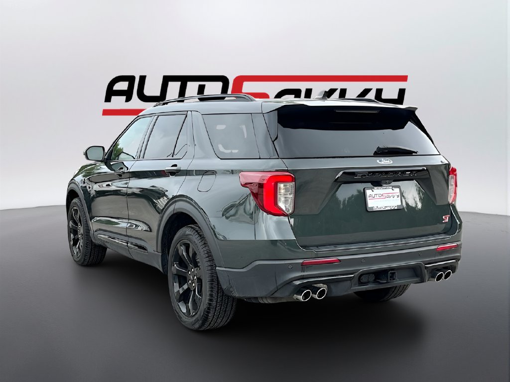 2023 Ford Explorer photo 5 of 35