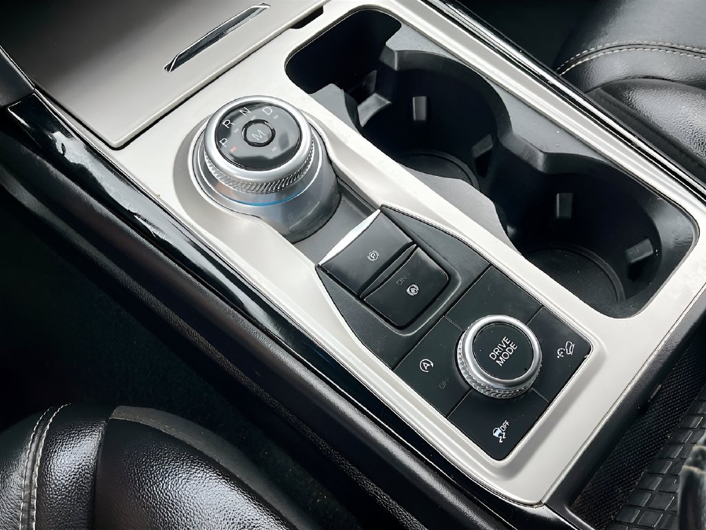 2023 Ford Explorer photo 17 of 35