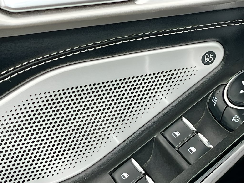 2023 Ford Explorer photo 19 of 35