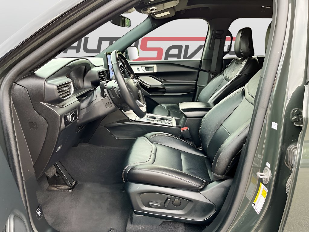 2023 Ford Explorer photo 22 of 35