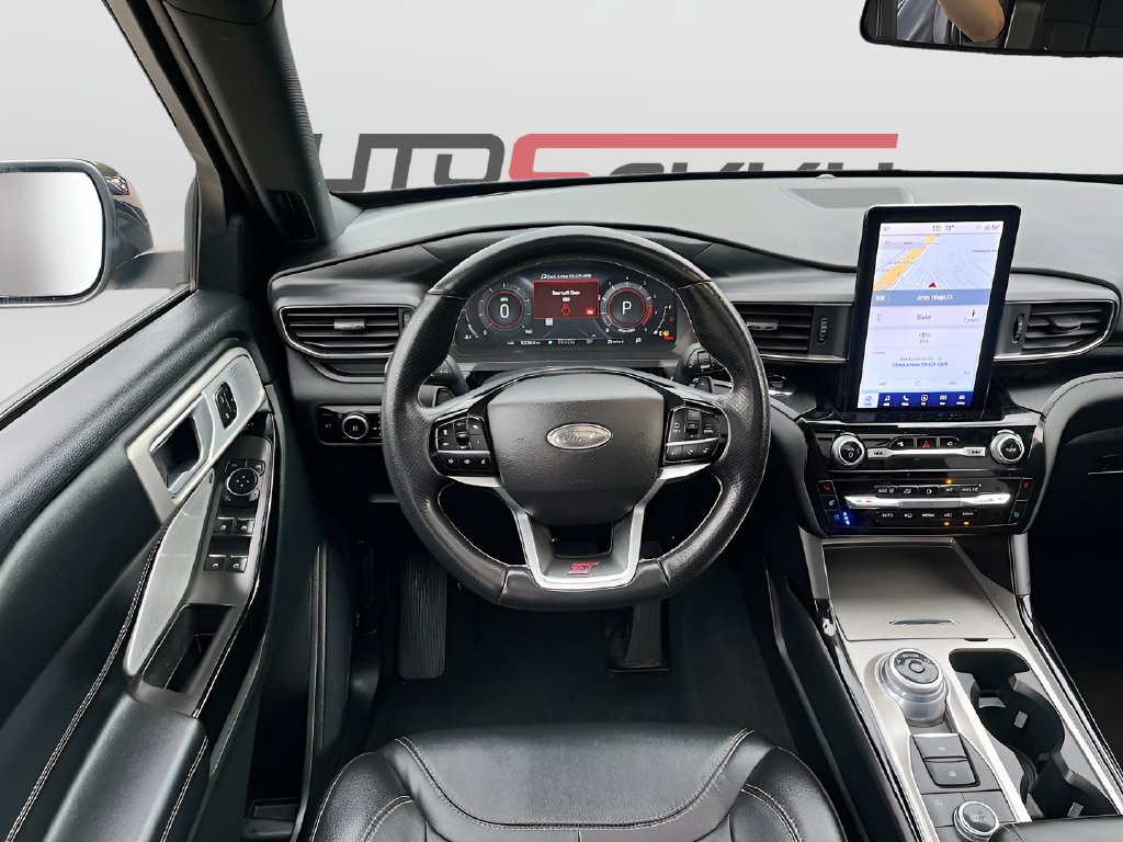 2023 Ford Explorer photo 24 of 35
