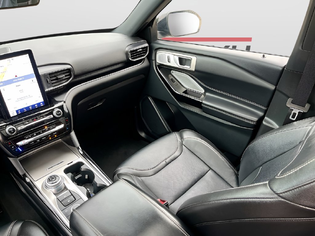 2023 Ford Explorer photo 25 of 35