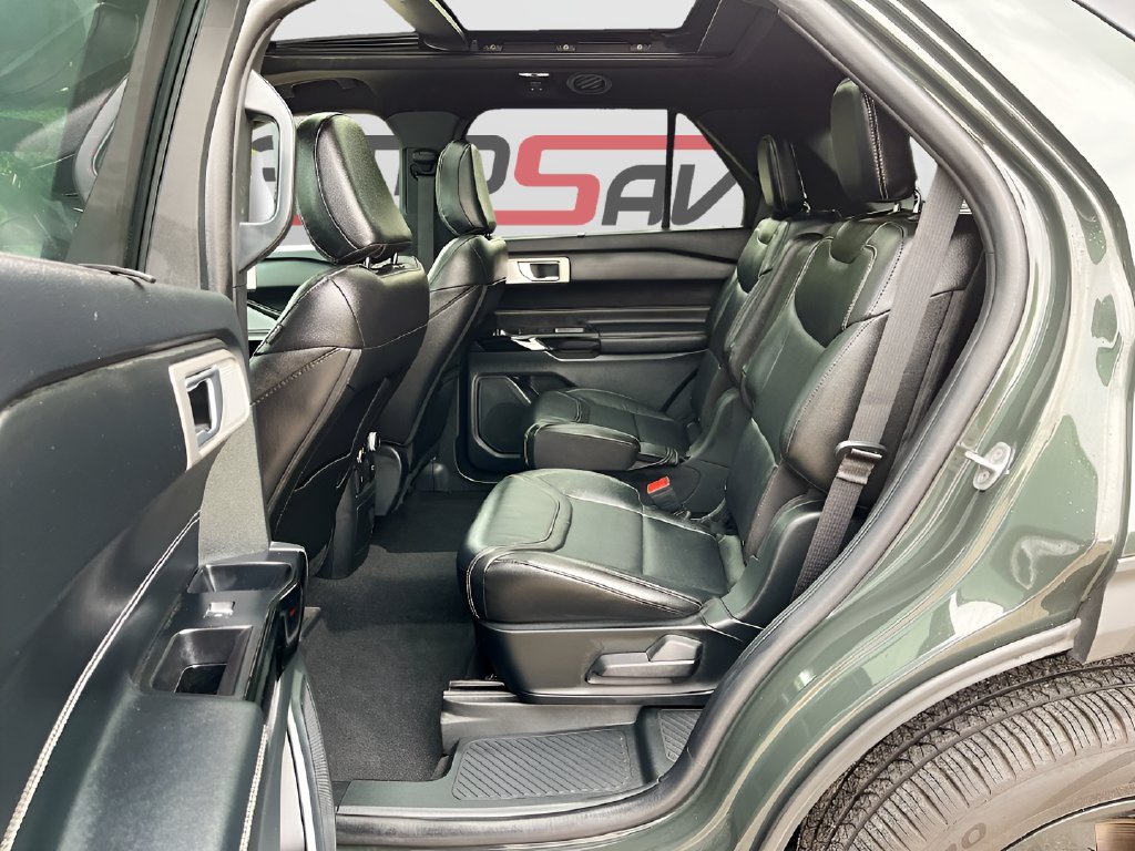2023 Ford Explorer photo 26 of 35