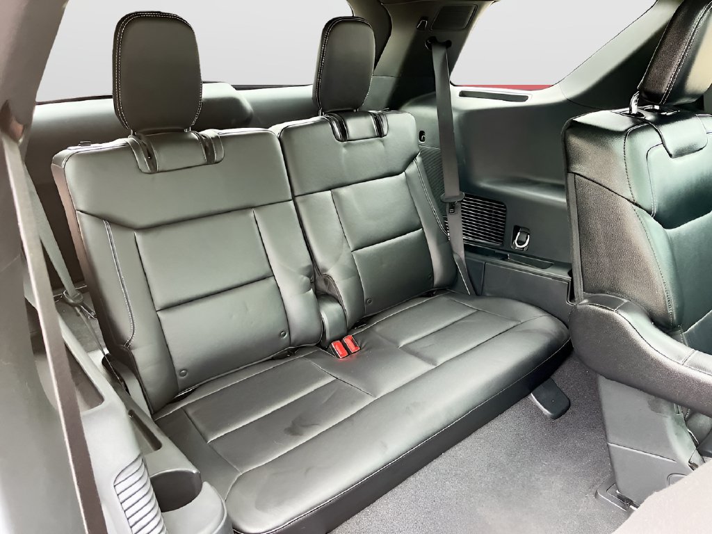 2023 Ford Explorer photo 29 of 35