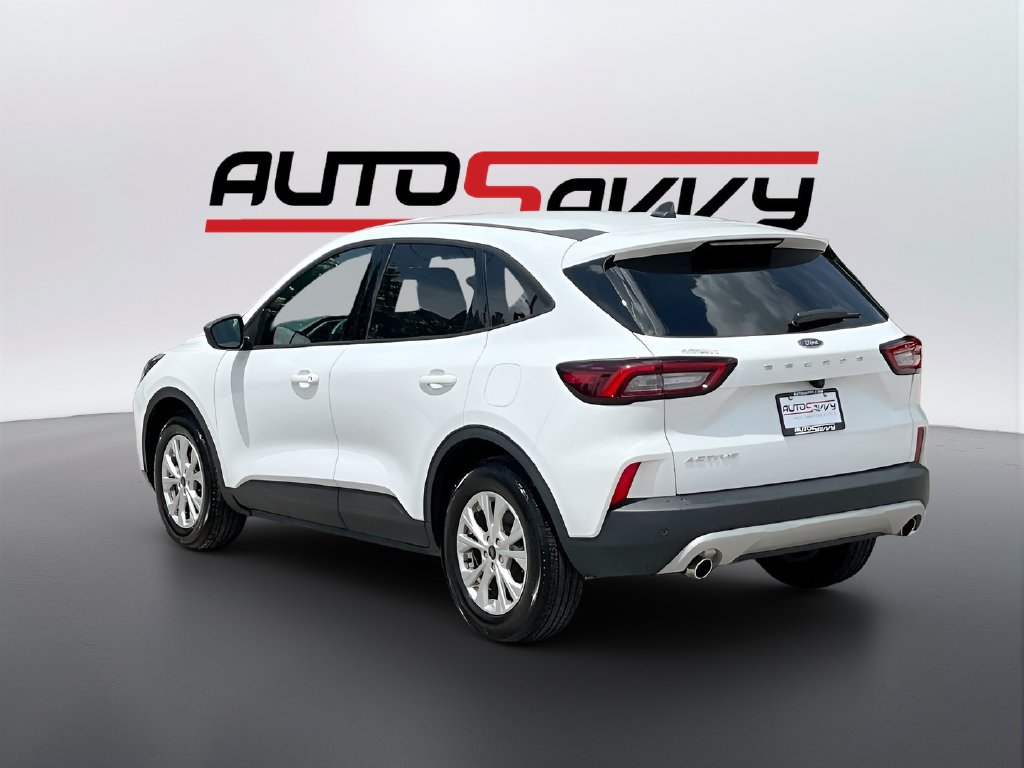 2026 Ford Escape photo 5 of 32