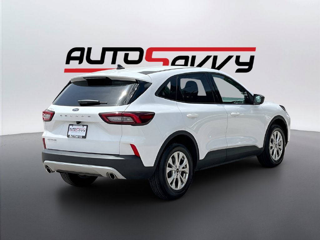 2026 Ford Escape photo 7 of 32