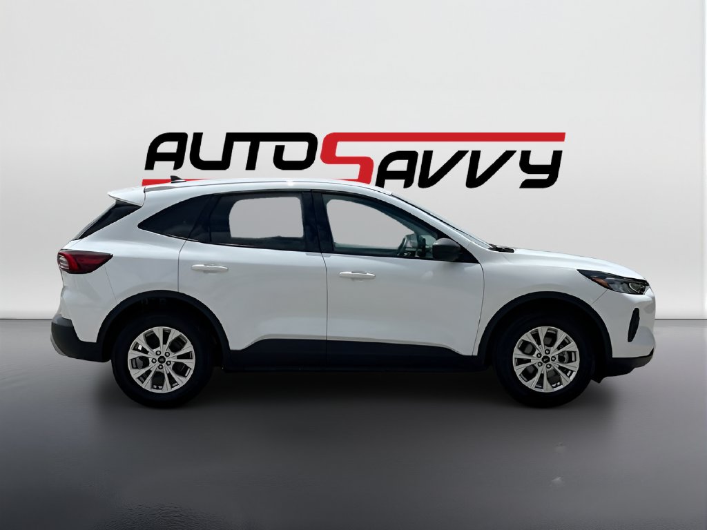 2026 Ford Escape photo 8 of 32