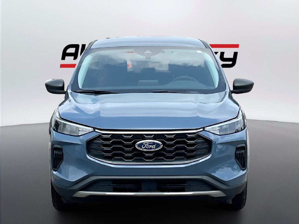 2025 Ford Escape photo 2 of 31