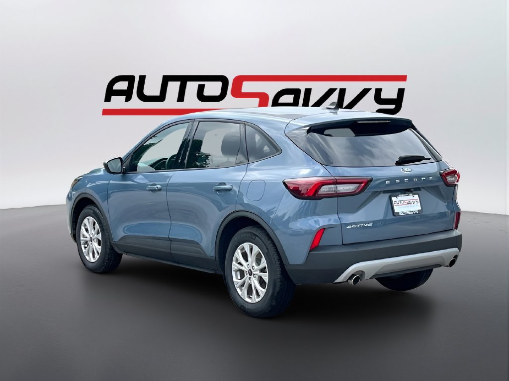 2025 Ford Escape photo 5 of 31