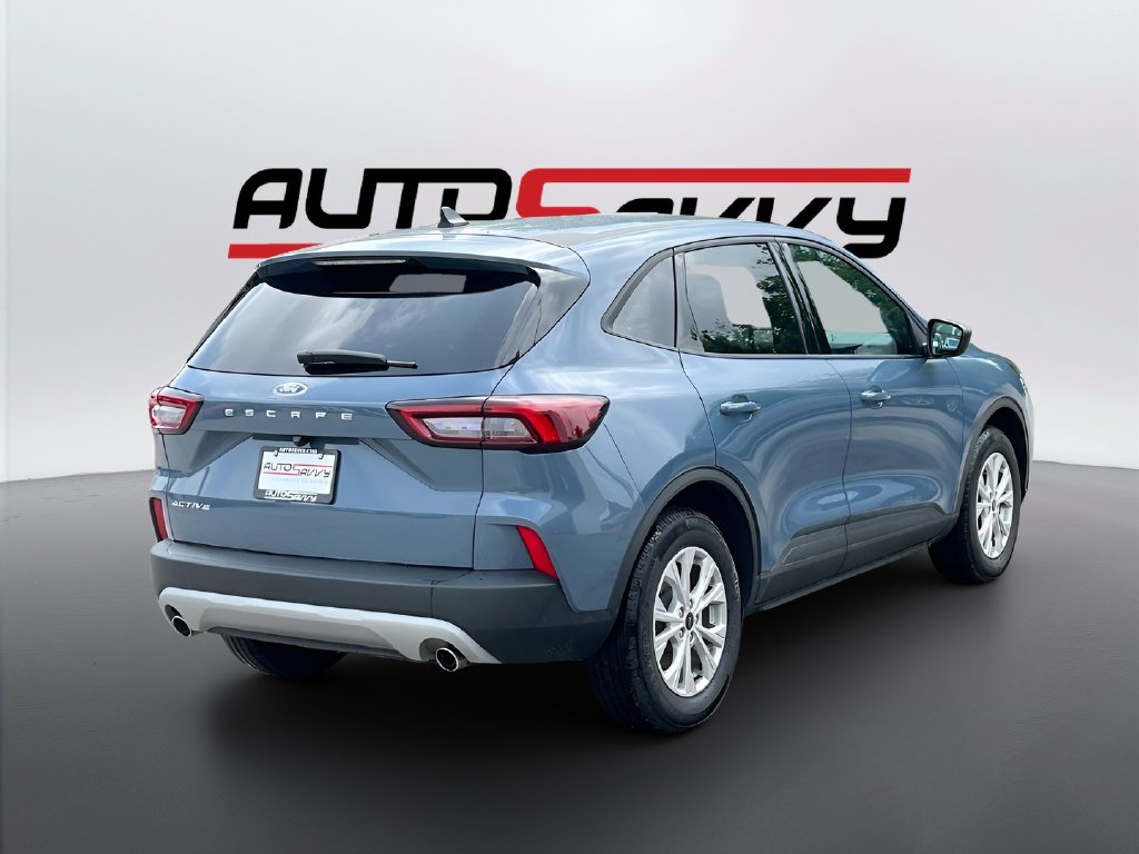 2025 Ford Escape photo 7 of 31