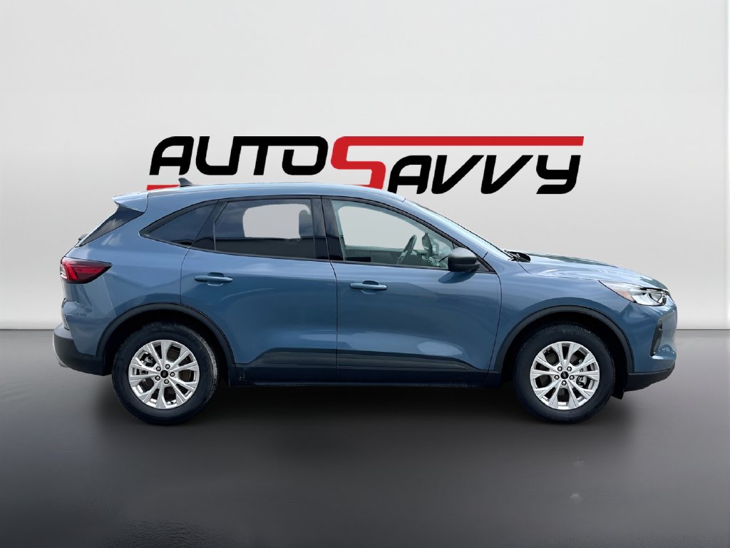 2025 Ford Escape photo 8 of 31
