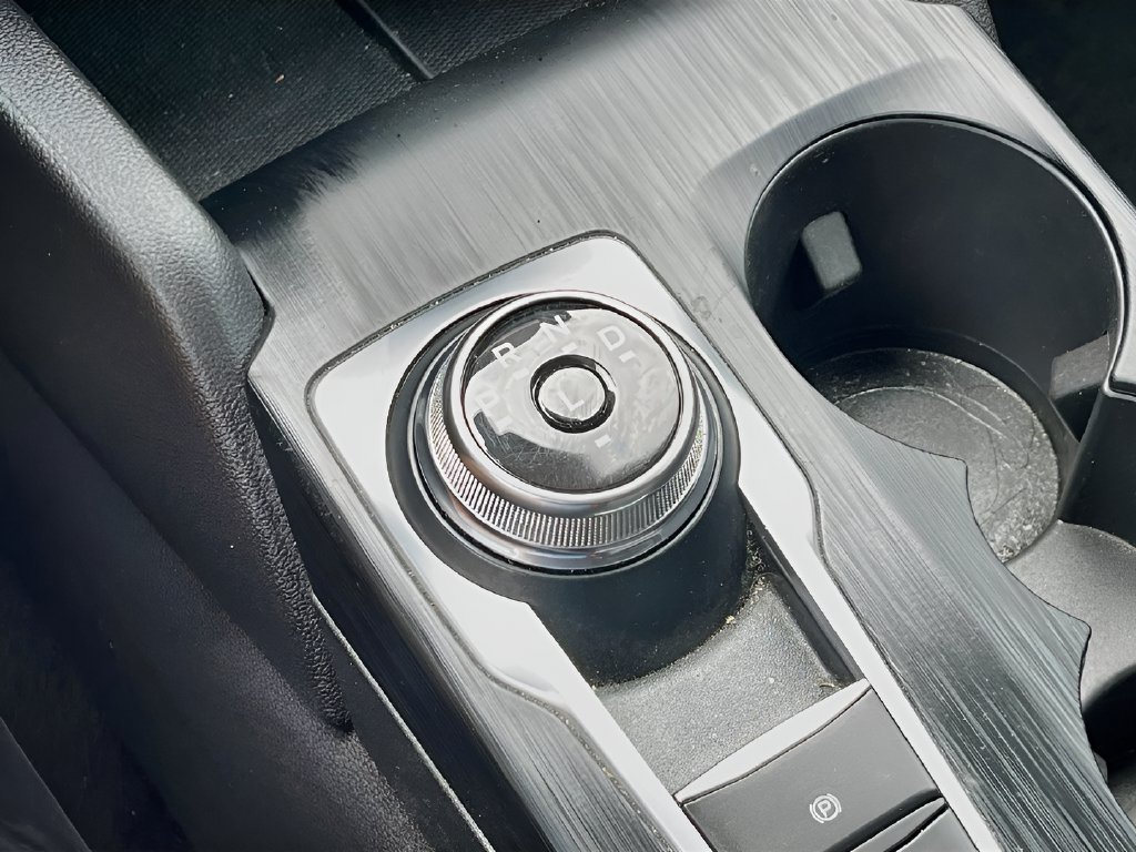 2025 Ford Escape photo 16 of 31