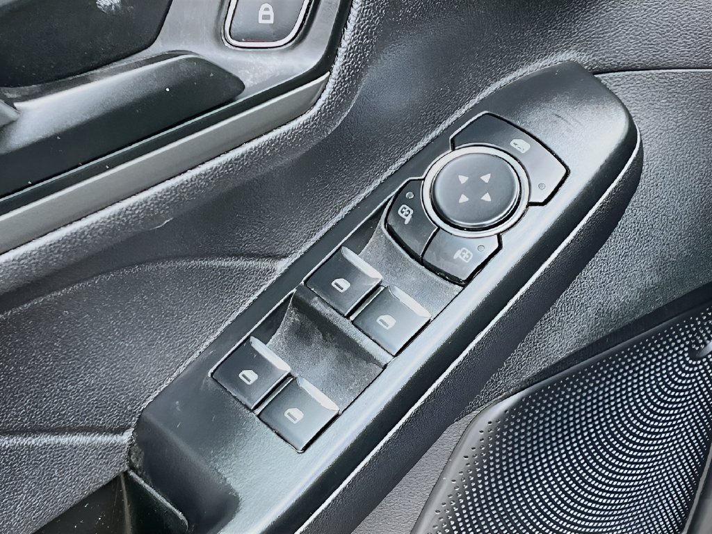 2025 Ford Escape photo 17 of 31