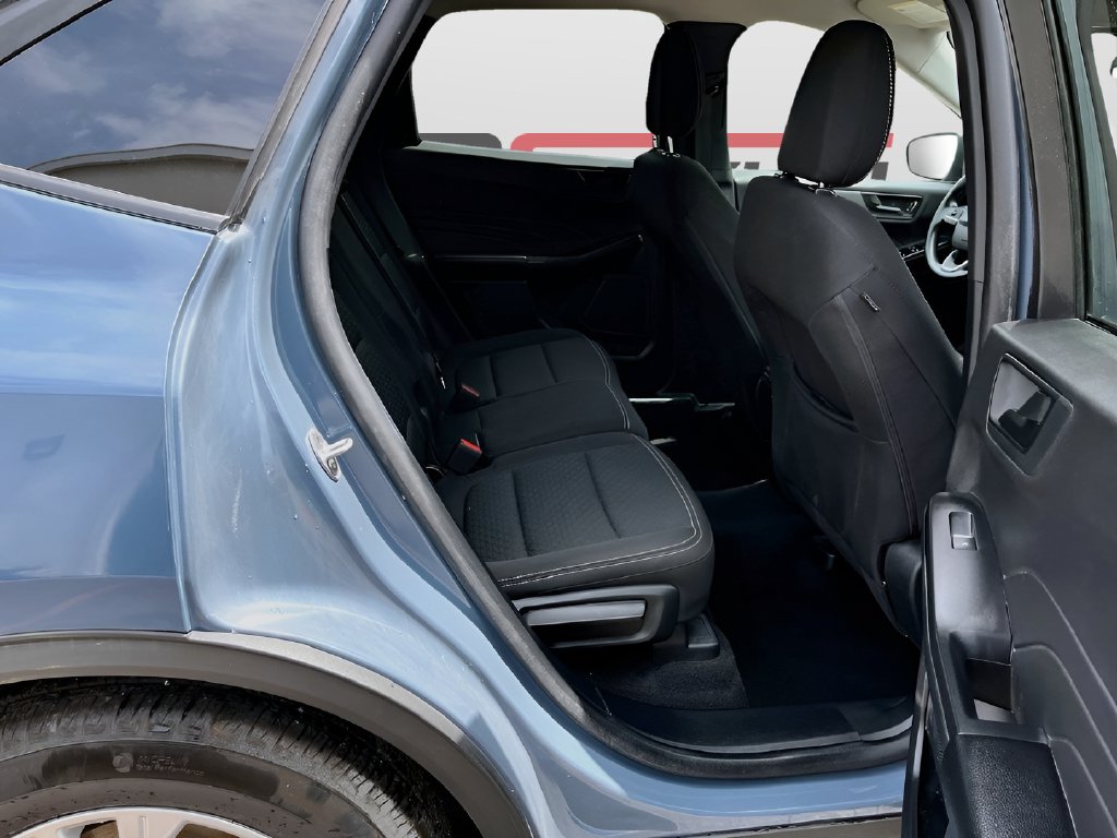 2025 Ford Escape photo 26 of 31
