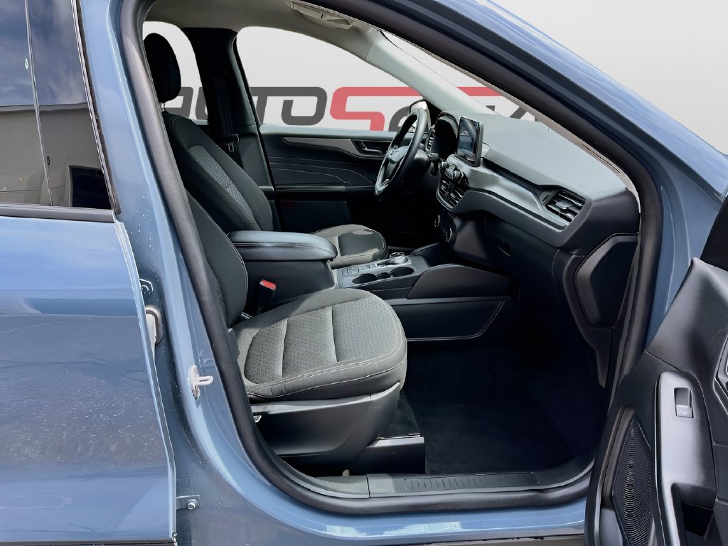 2025 Ford Escape photo 27 of 31