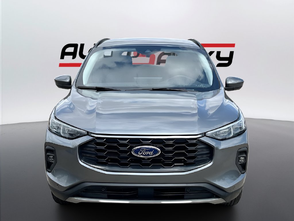 2024 Ford Escape photo 2 of 33