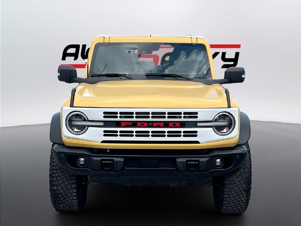 2023 Ford Bronco photo 2 of 33