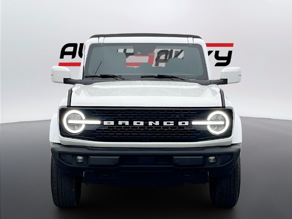 2022 Ford Bronco photo 2 of 31