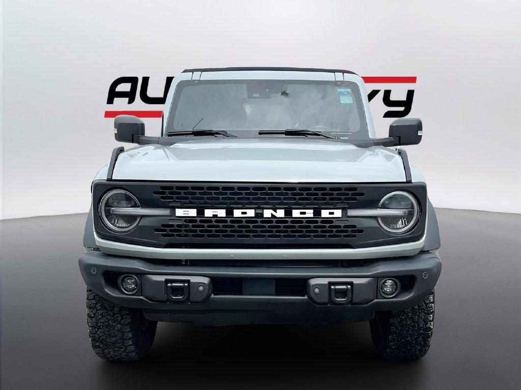 2023 Ford Bronco photo 2 of 31