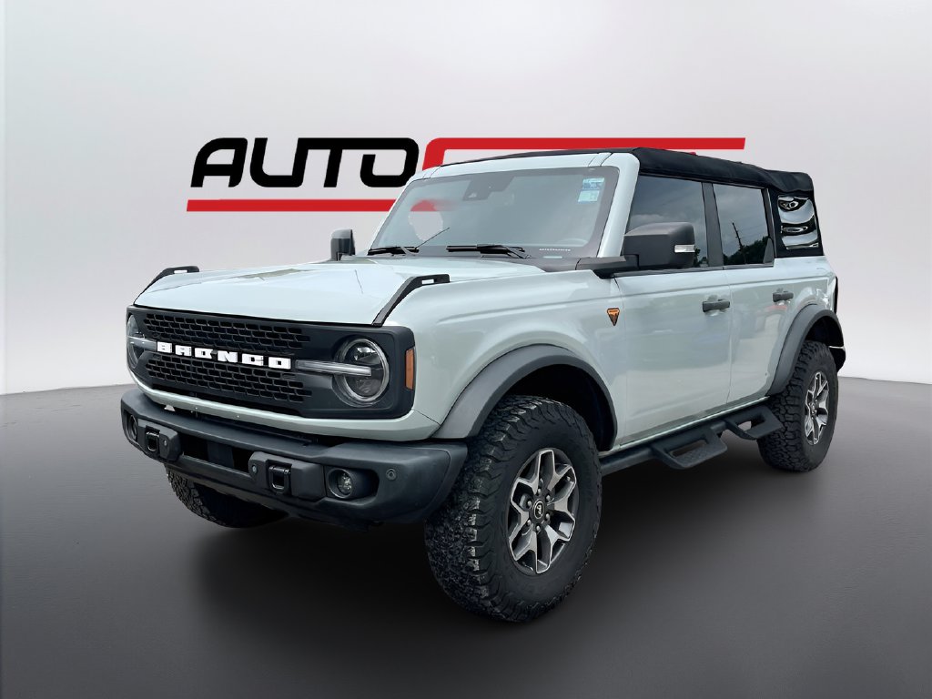 2023 Ford Bronco photo 3 of 31