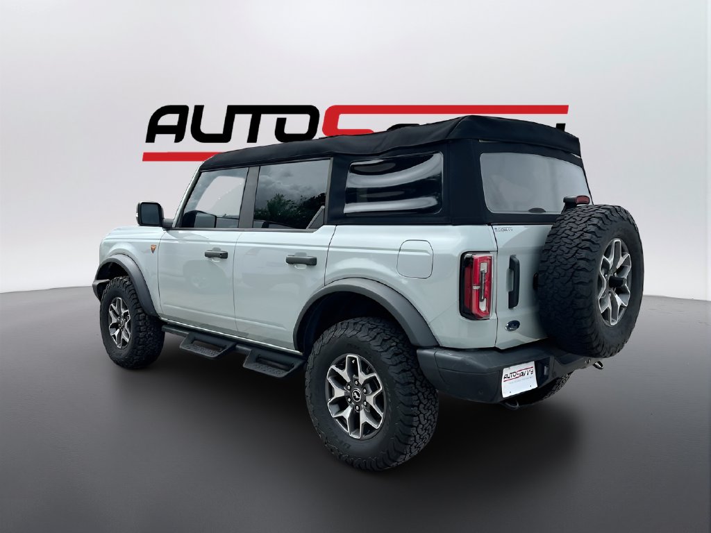 2023 Ford Bronco photo 5 of 31